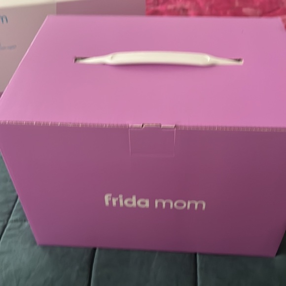Brand New Fridamom C-section Recovery Kit - Picture 5 of 5